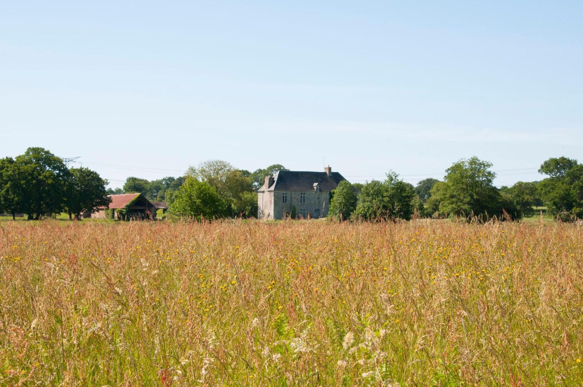 La Maison Des Tilleuls Saint-Germain-Sur-Seves Luaran gambar